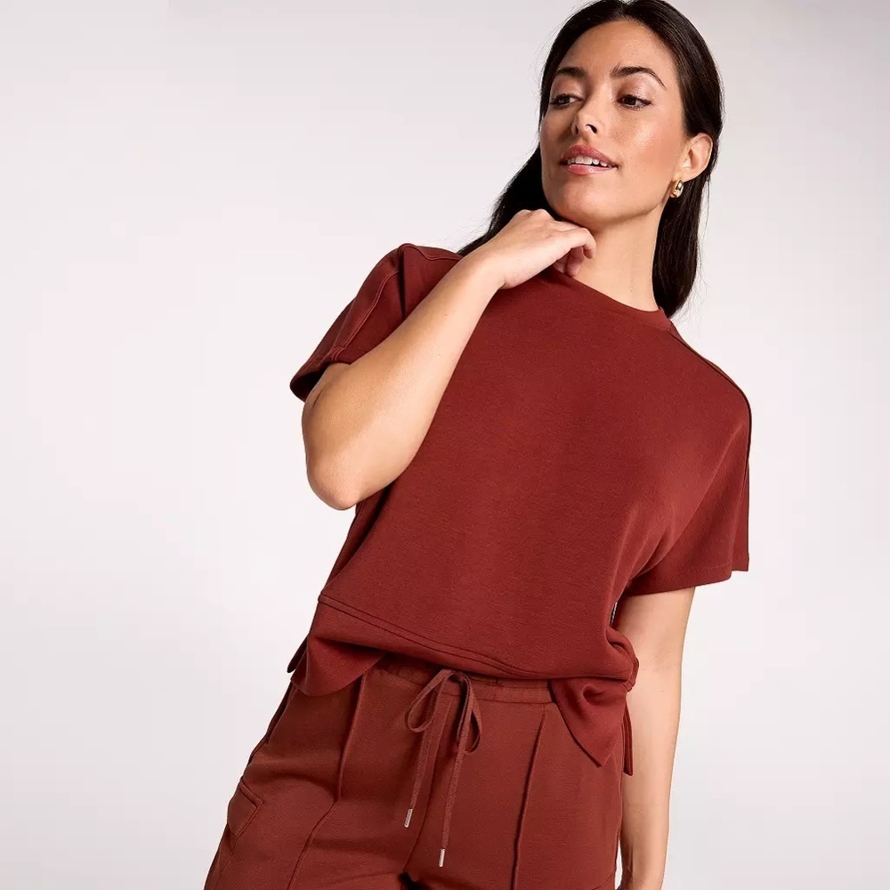 CALIA by Carrie Underwood Rust Short-Sleeve Pullover Top